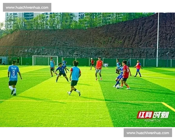 株洲湘超赛场现 8 米巨衫,球迷打卡燃爆主场 株洲湘超赛场现 8 米巨衫,球迷打卡燃爆主场