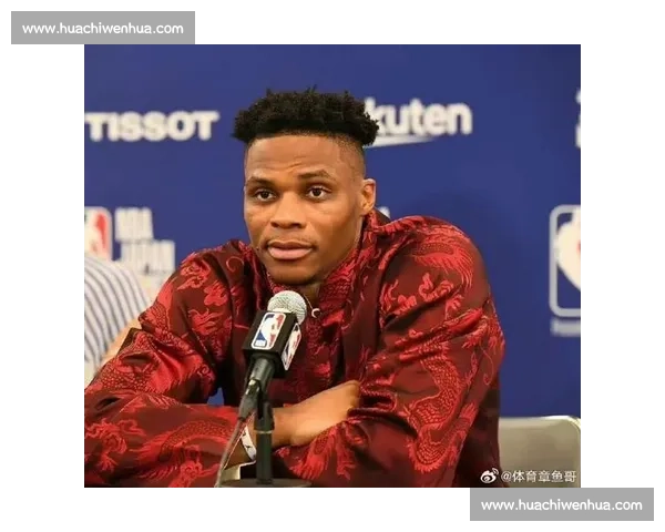 哈登 2025 中国行:唐装咏春战鼓,中西文化激情碰撞 哈登 2025 中国行:唐装咏春战鼓,中西文化激情碰撞