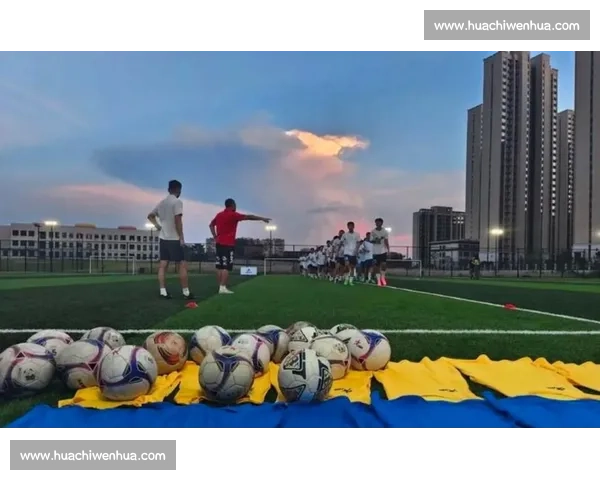 株洲湘超赛场现 8 米巨衫,球迷打卡燃爆主场 株洲湘超赛场现 8 米巨衫,球迷打卡燃爆主场